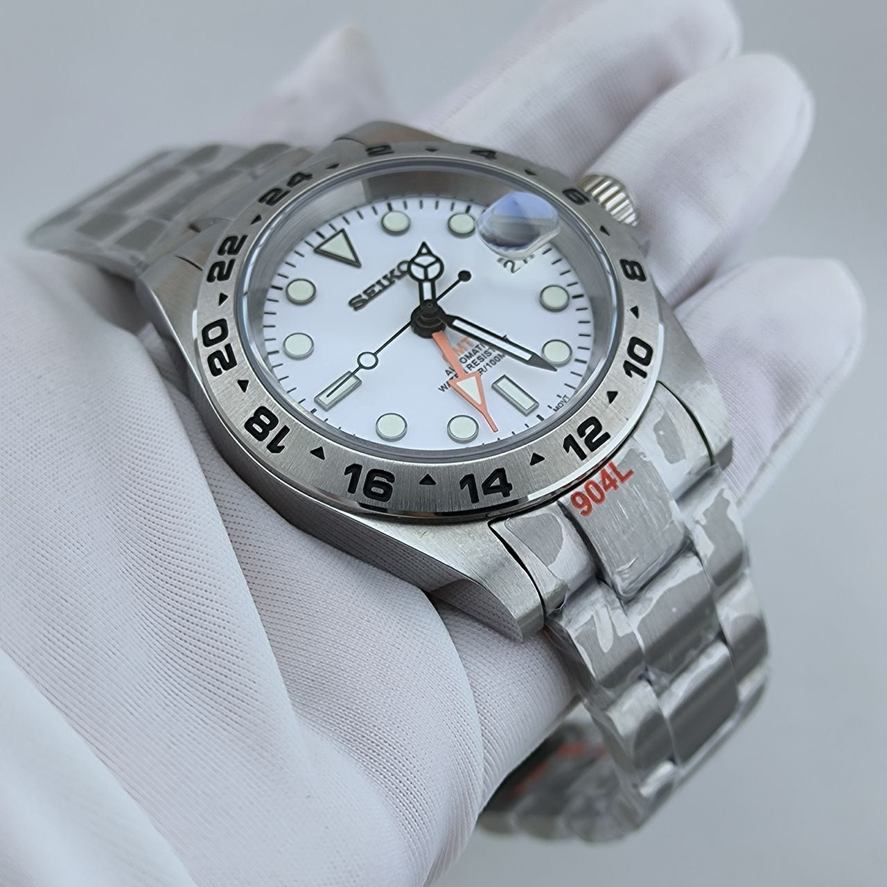 Takumi Meridian GMT White